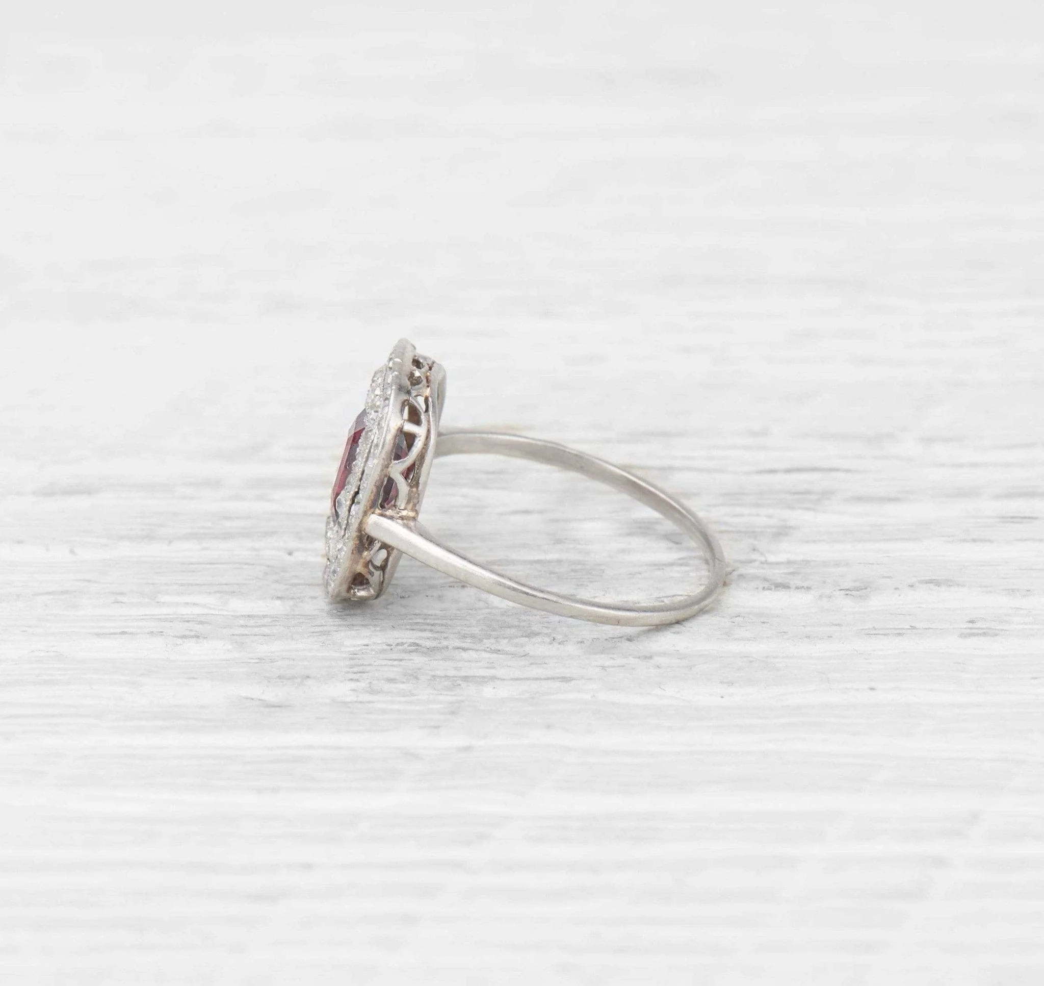 EDWARDIAN GARNET AND DIAMOND ENGAGEMENT RING - Image 3
