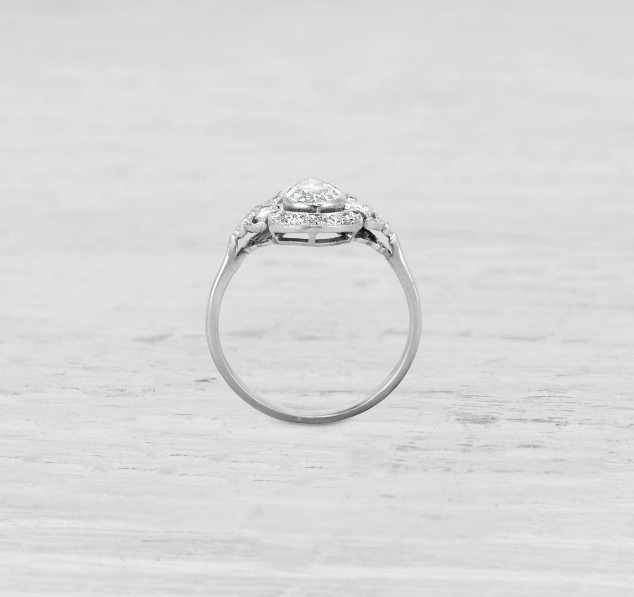 EDWARDIAN PEAR-SHAPED DIAMOND ENGAGEMENT RING - Image 4