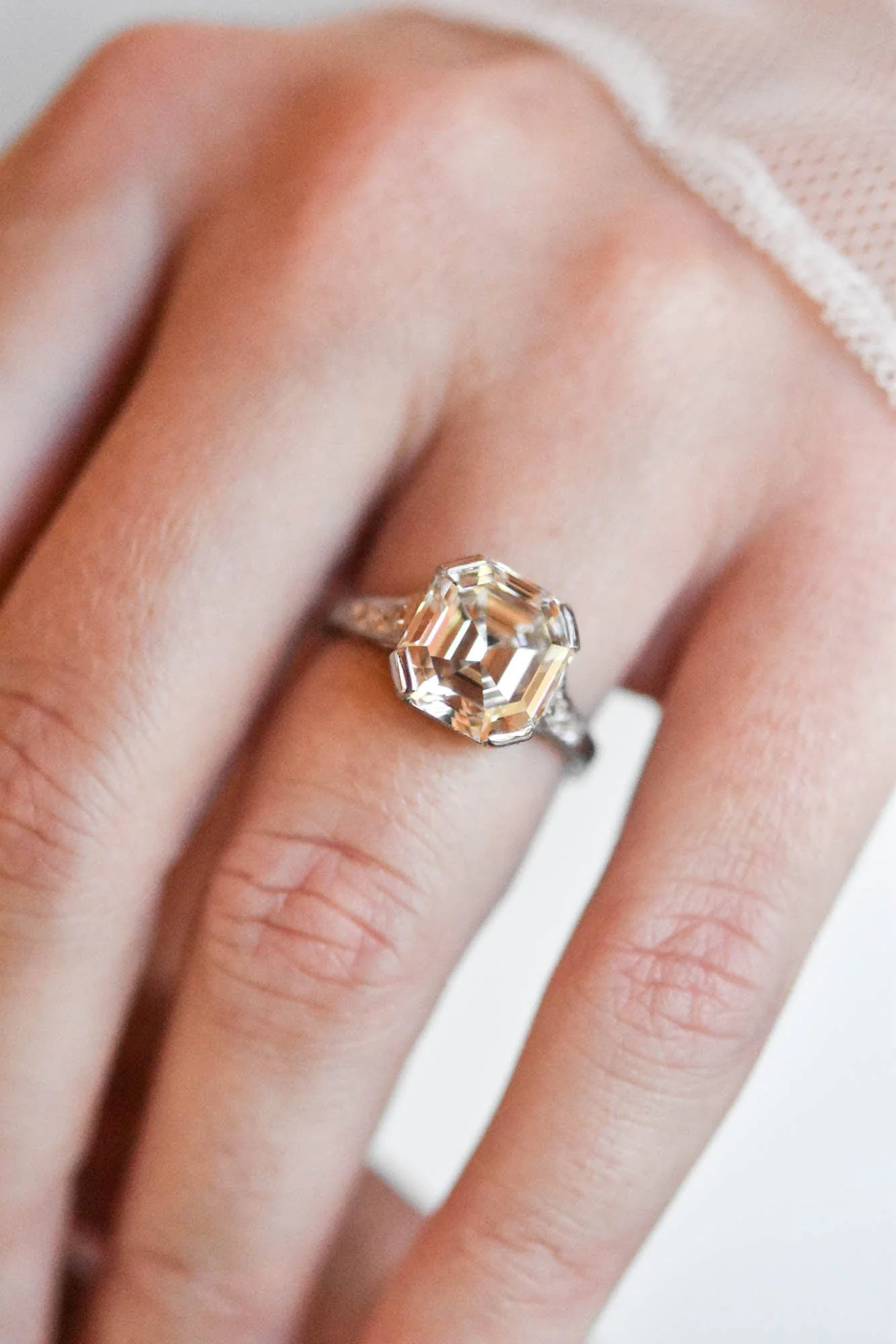 Exquisite Art Deco 5.20 Carat Asscher Cut Diamond Vintage Engagement Ring - Image 3