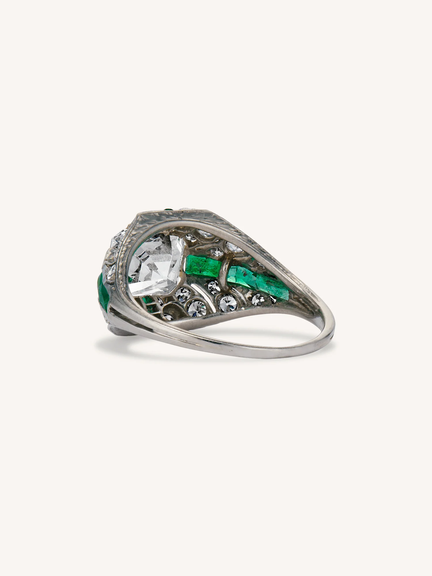 J.E. Caldwell Art Deco 1.84 Carat Emerald Cut Diamond and Emerald Vintage Engagement Ring - Image 5