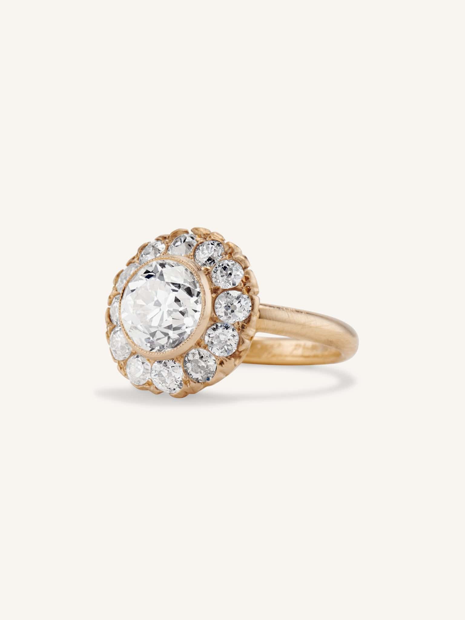 Late Art Deco 2.02 Carat Old European Cut Diamond Cluster - Image 4