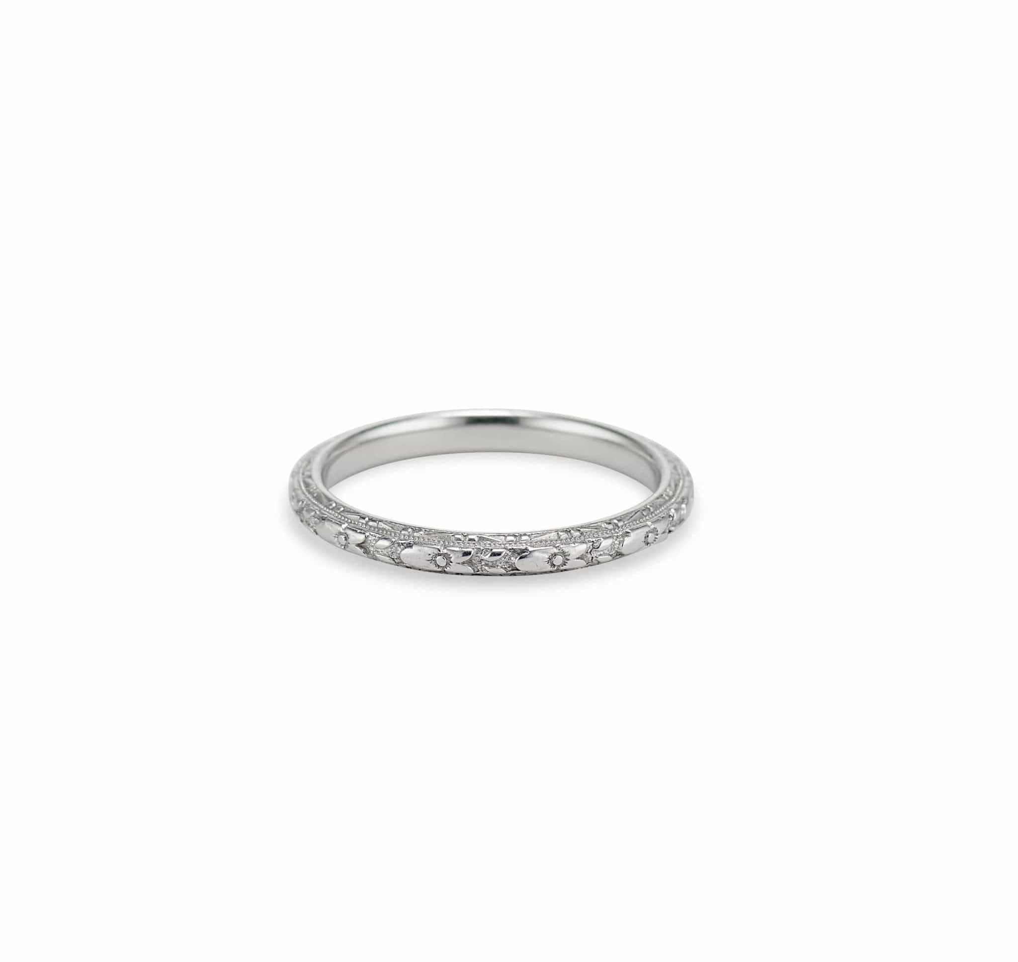 Art Deco Lohengrin White Gold Engraved Band