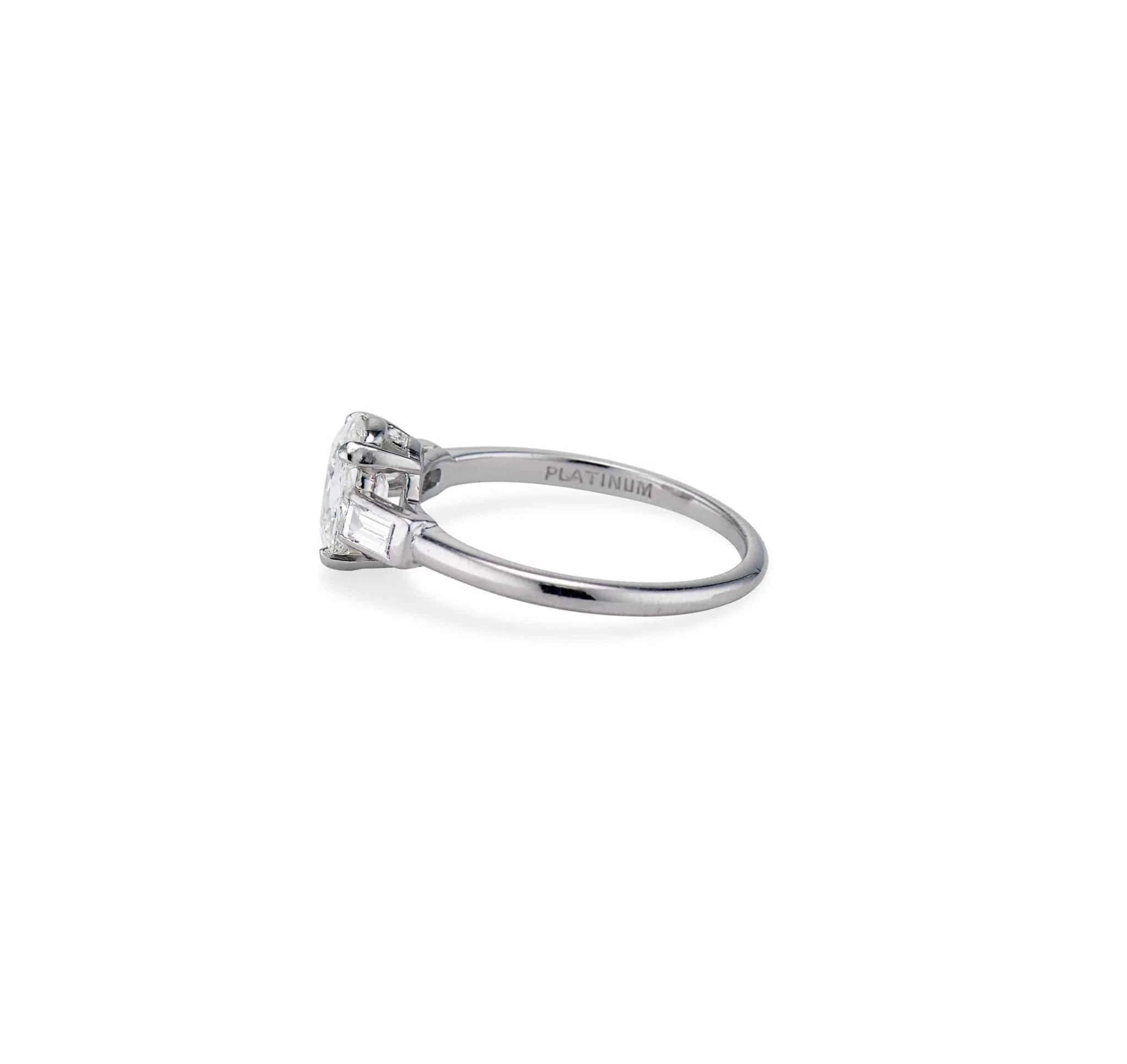 Mid-Century 1.01 Carat Oval Cut Diamond and Platinum Engagement Ring - Image 2