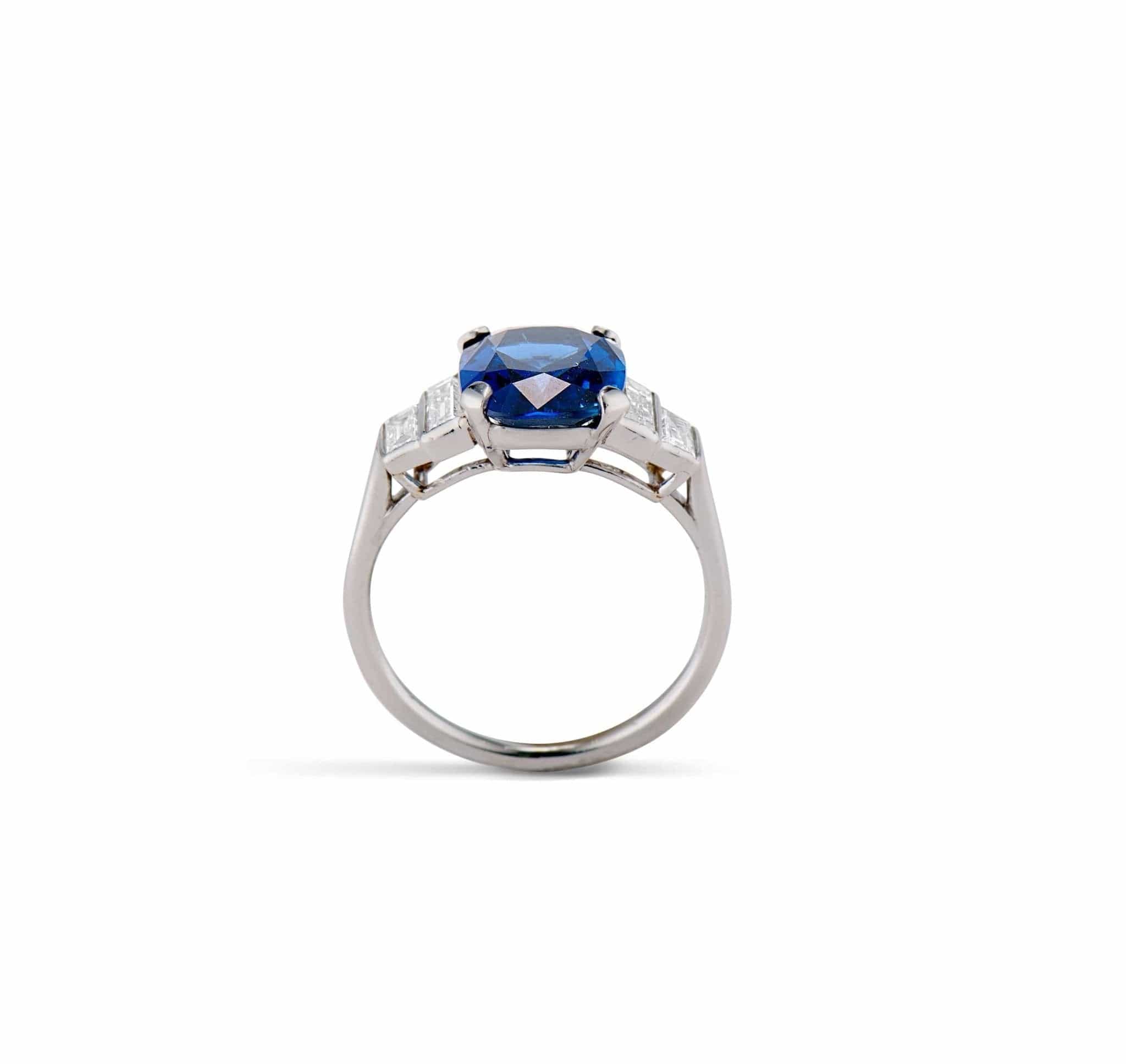 Mid-Century 3.40 Carat Cushion-Cut Sapphire and Diamond Ring, France - Image 4
