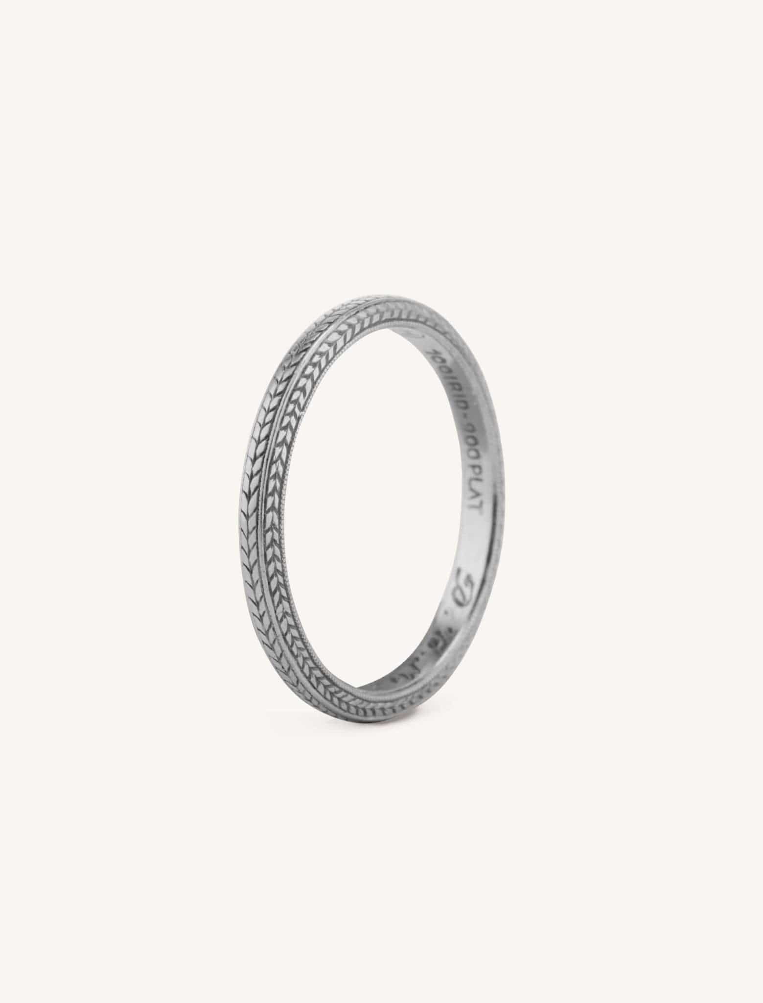 Hirsch & Oppenheimer Midcentury Engraved Platinum Wedding Band, Chicago, Size 5 - Image 2