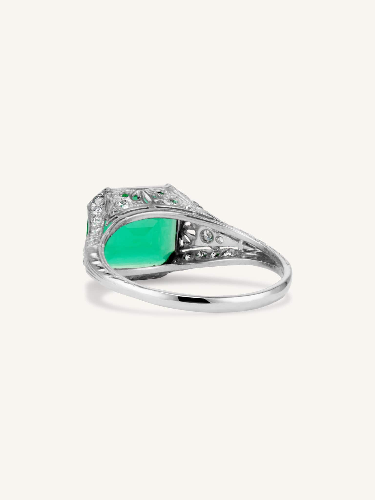 Tiffany & Co. Art Deco 1.83 Carat Colombian Emerald Cut Emerald Antique Ring - Image 4