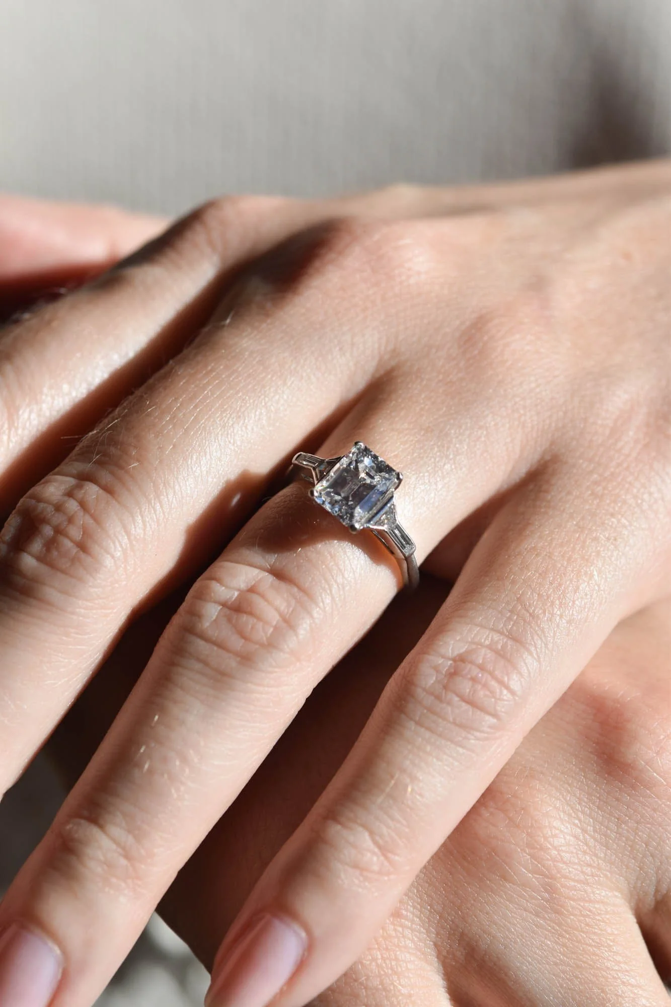 Tiffany & Co. Art Deco 1.91 Carat Emerald Cut Vintage Engagement Ring - Image 2