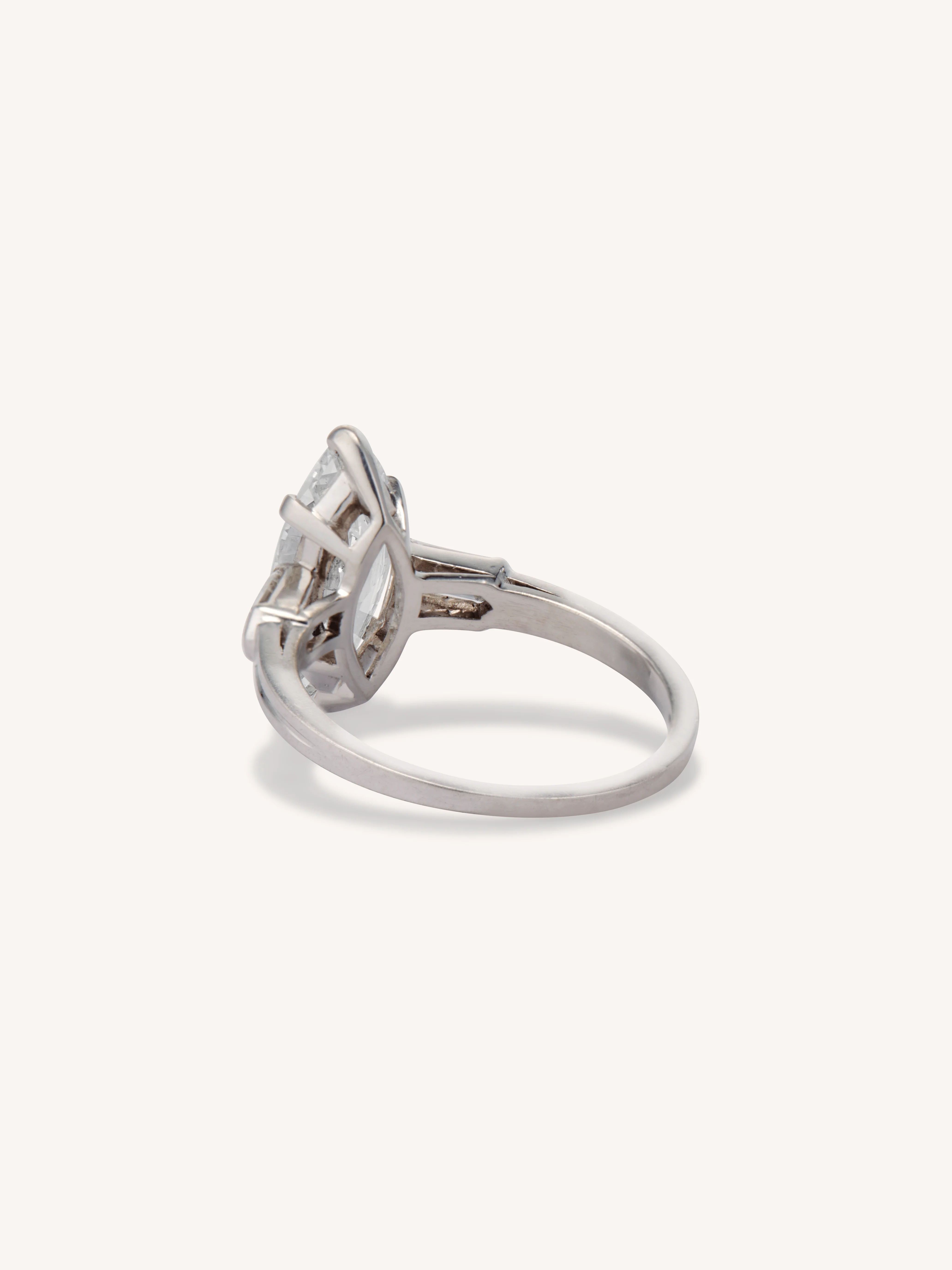 Tiffany & Co. Mid-Century 2.65 Carat Marquise Cut Diamond Vintage Engagement Ring - Image 5