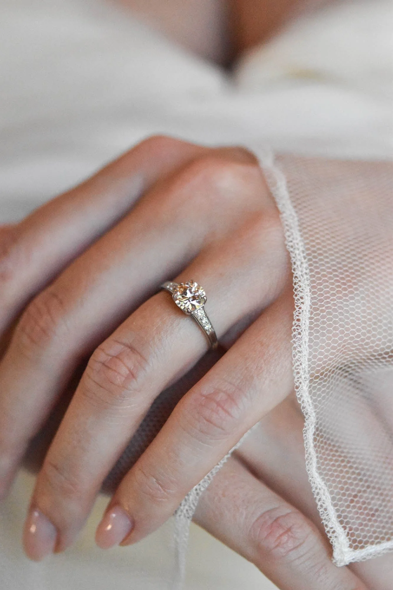 Tiffany & Co. 1.03 Carat Round Brilliant Cut Diamond Vintage Engagement Ring - Image 2