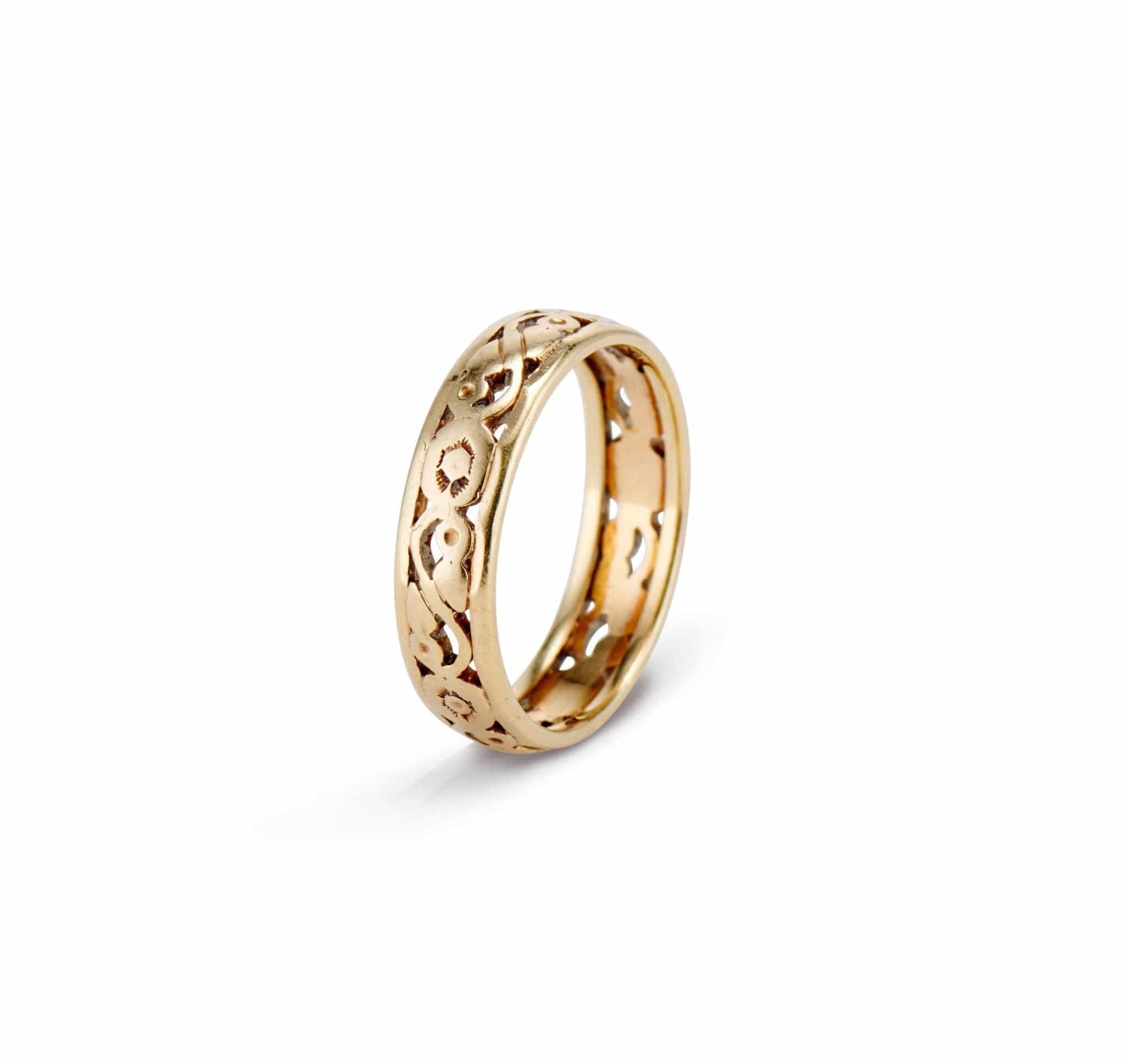 Victorian Gold Openwork Sculpted Wedding Band - Image 3