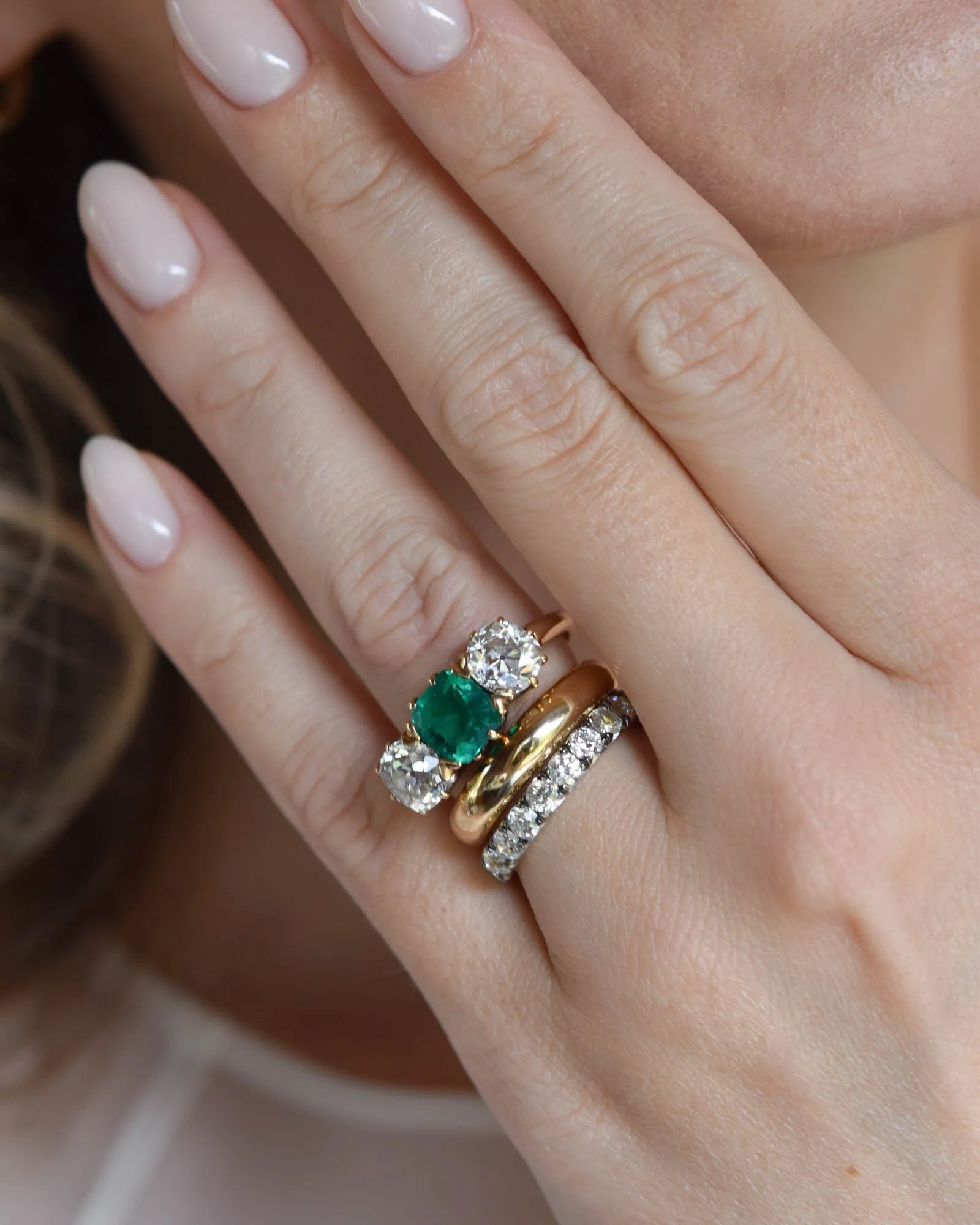 Victorian 2.25 Carat Natural Colombian Emerald Three Stone Antique Engagement Ring - Image 3