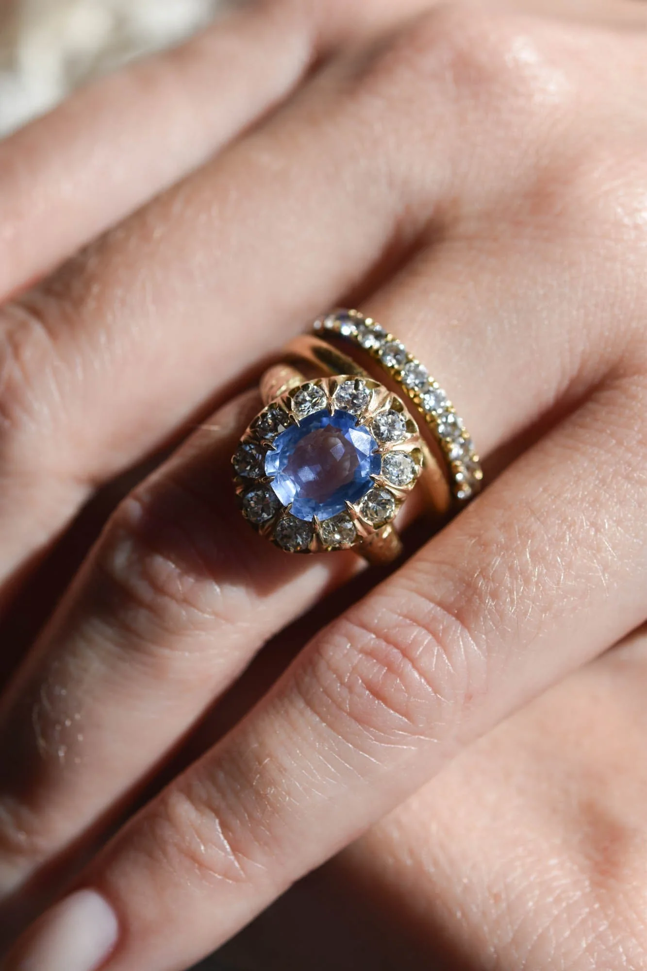 Victorian 3.16 Carat Burmese Sapphire & Diamond Cluster Engraved Antique Engagement Ring - Image 2