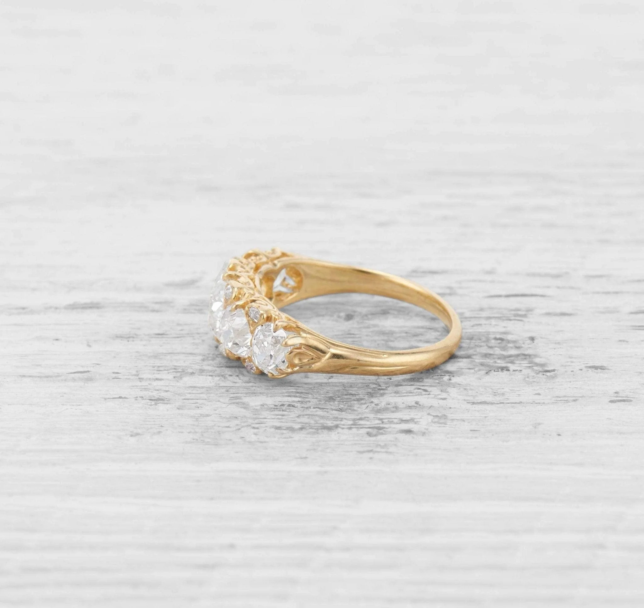 VICTORIAN FIVE-STONE DIAMOND RING - Image 3