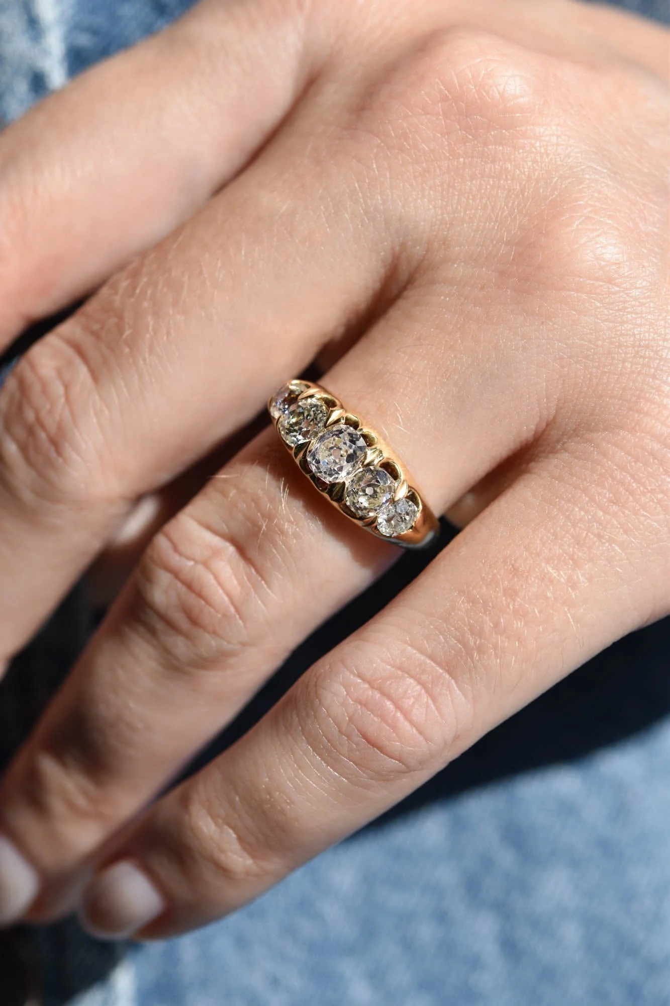 Victorian Five-Stone Old Mine Diamond 18k Yellow Gold Antique Ring - Image 2