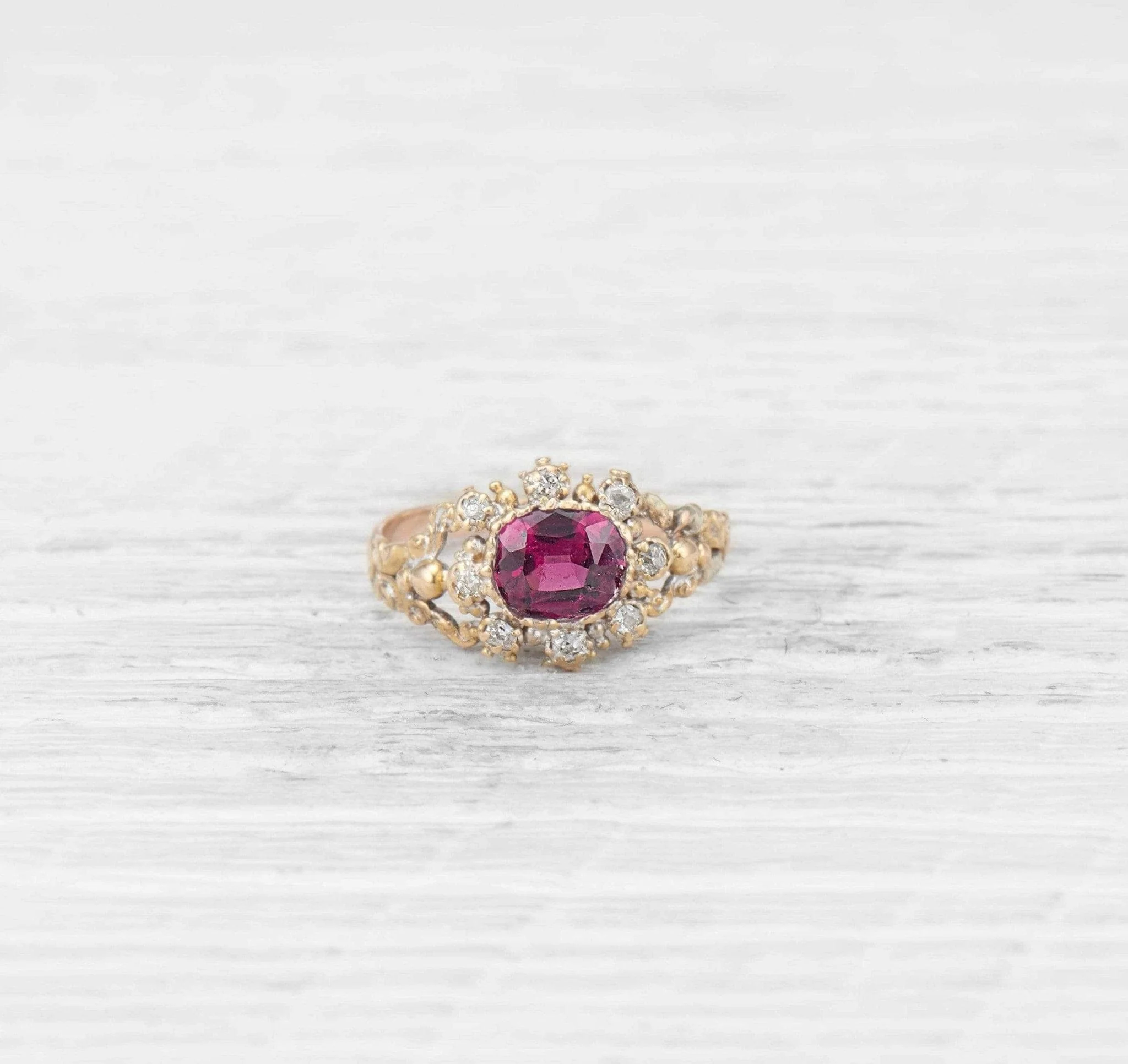 VICTORIAN GARNET AND DIAMOND RING - Image 3