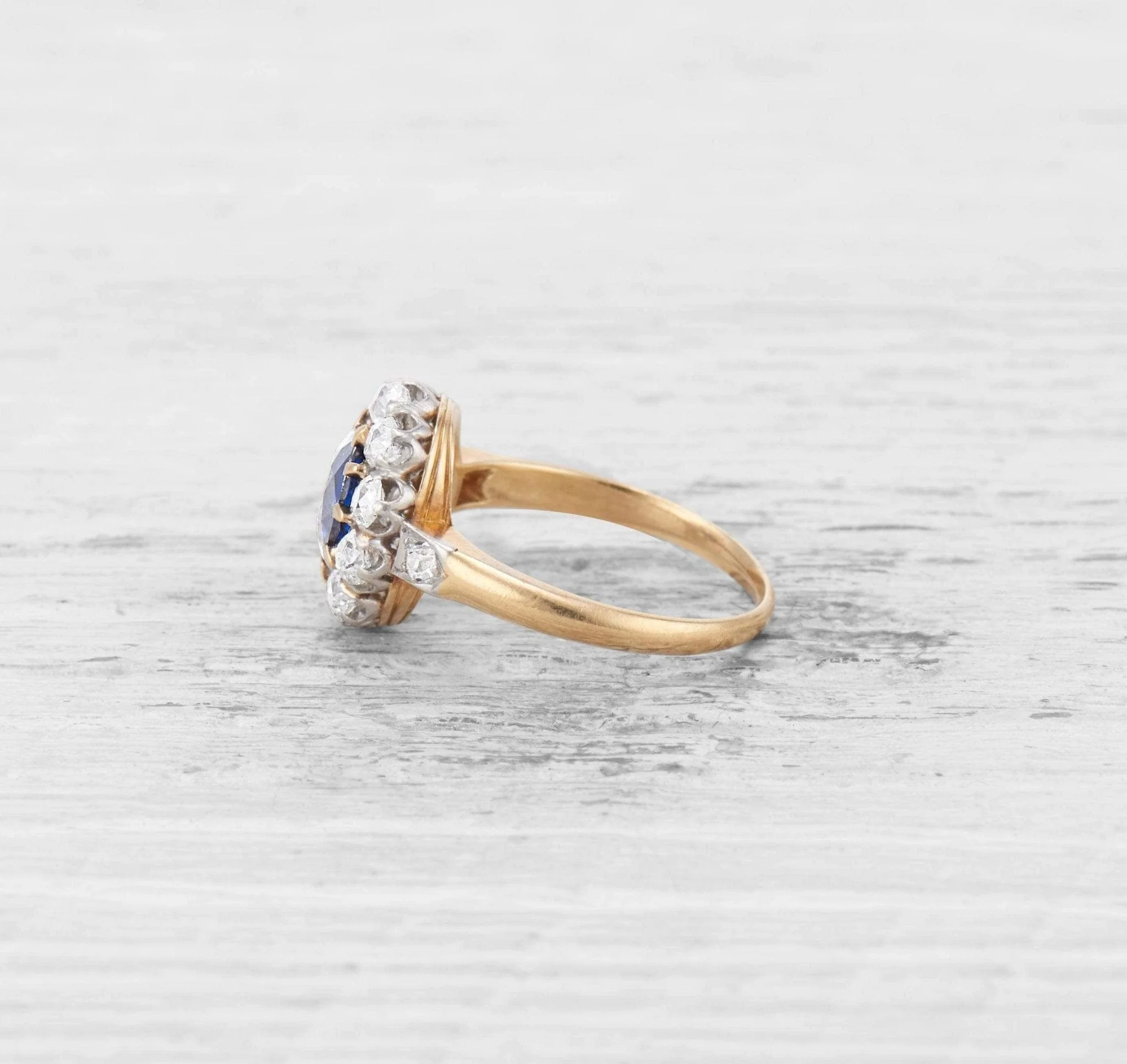 VICTORIAN SAPPHIRE AND DIAMOND CLUSTER RING - Image 3