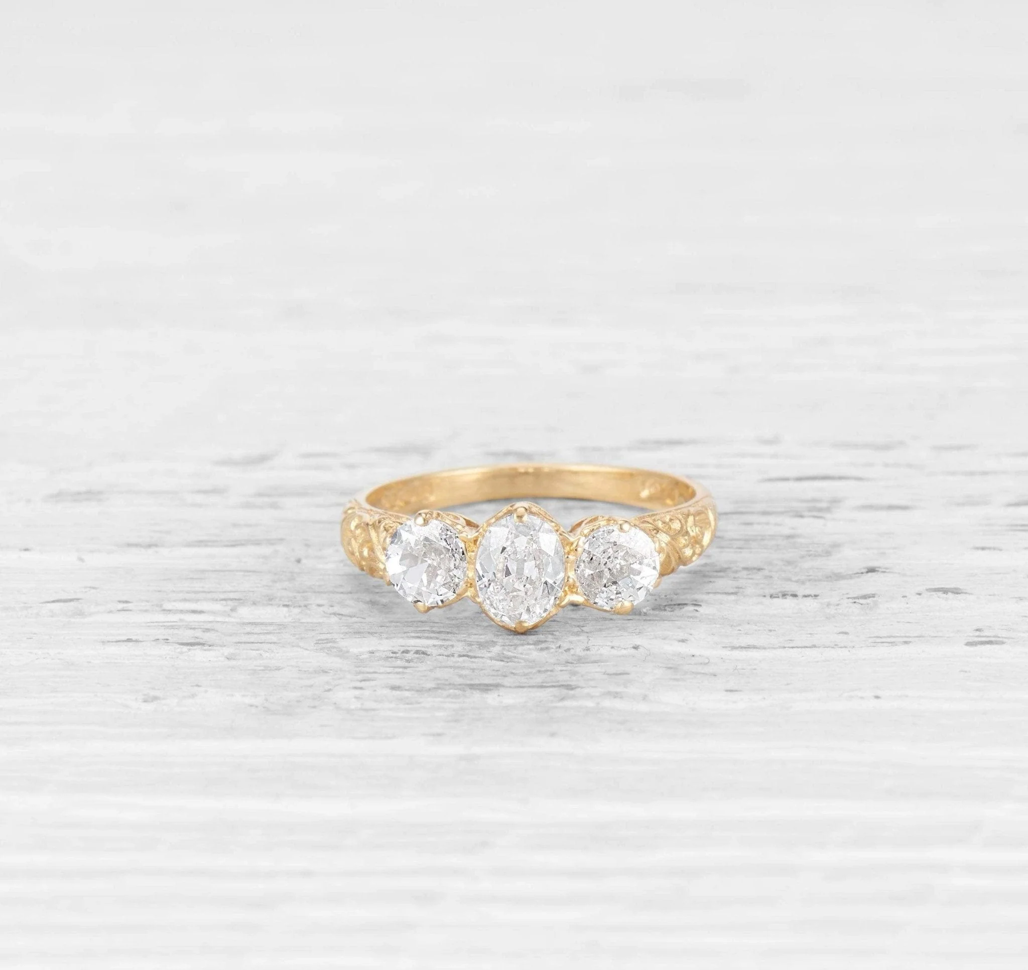 VICTORIAN THREE STONE DIAMOND ENGAGEMENT RING - Image 2