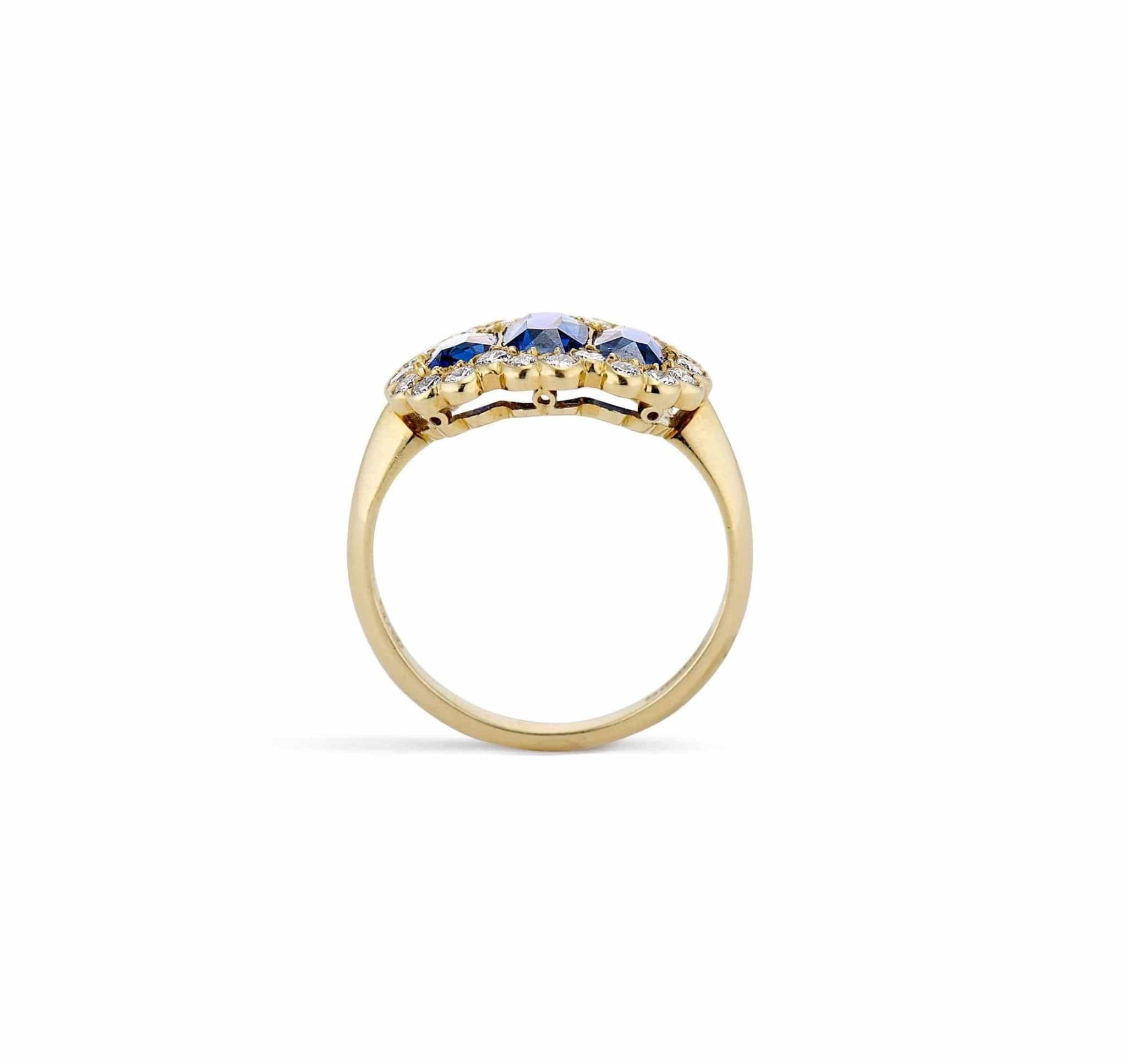 British Victorian Three Stone Sapphire Ring in Gold - Image 6