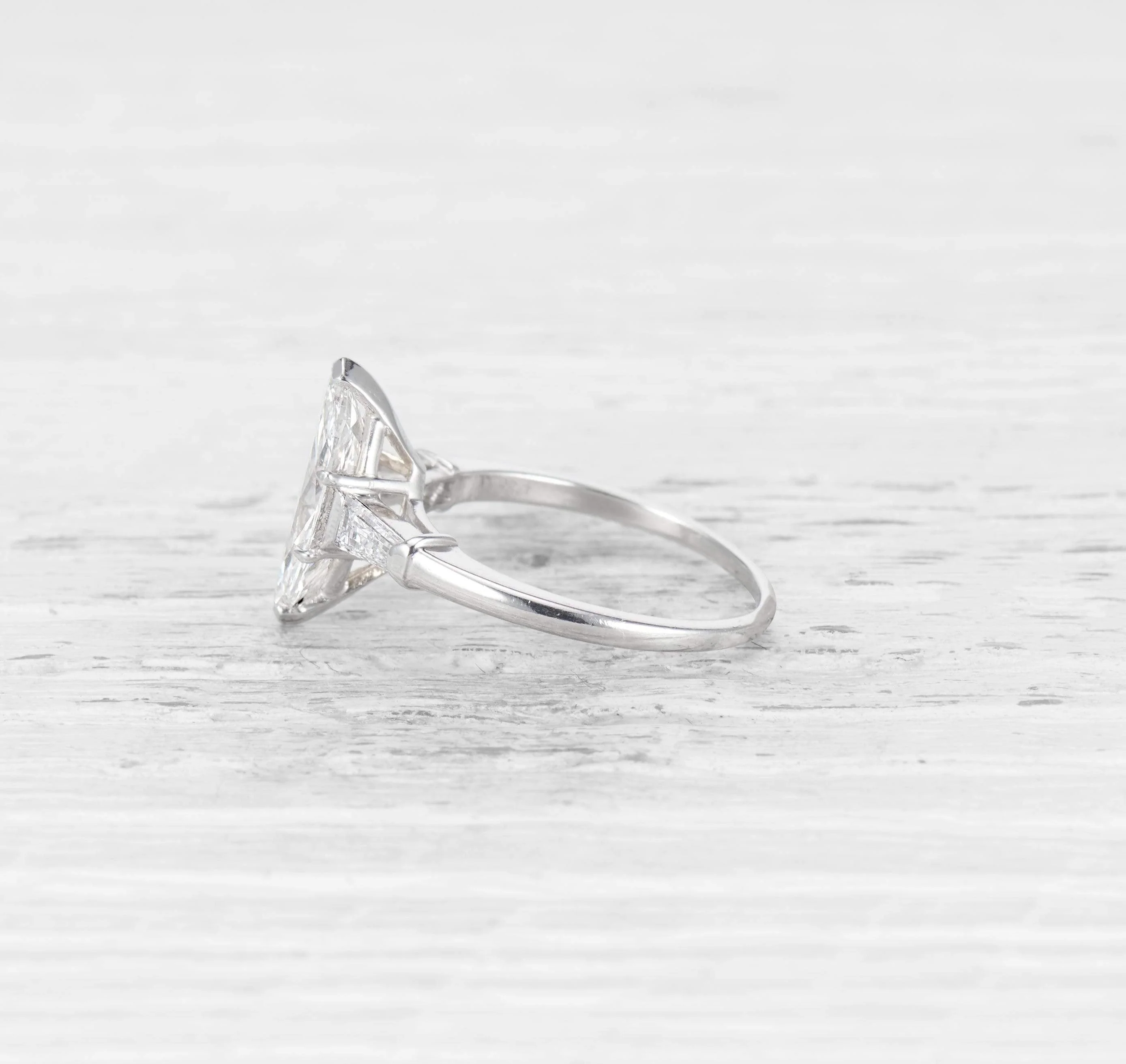VINTAGE 1.98 CARAT MARQUISE-CUT DIAMOND ENGAGEMENT RING - Image 3