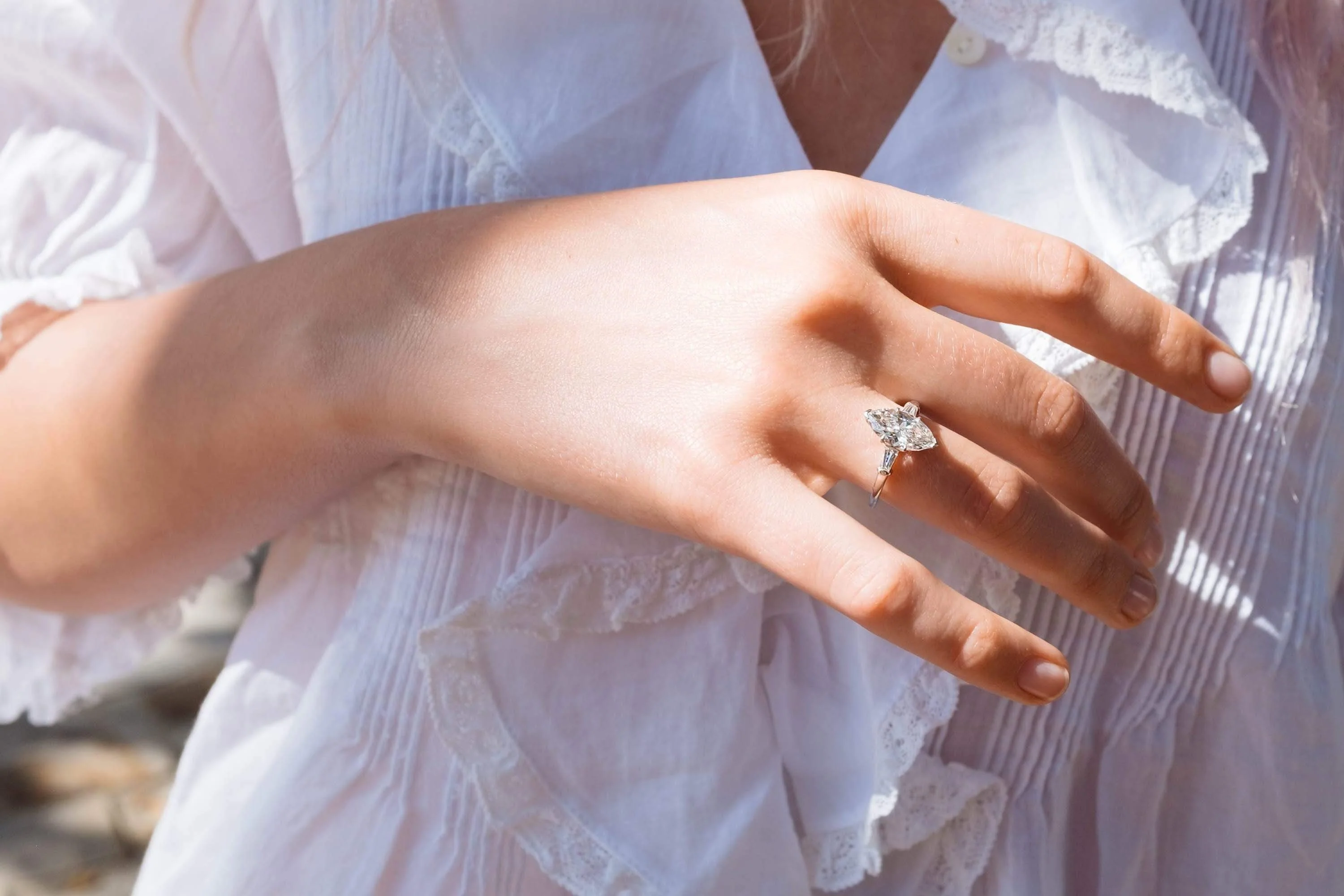 VINTAGE 1.98 CARAT MARQUISE-CUT DIAMOND ENGAGEMENT RING - Image 6