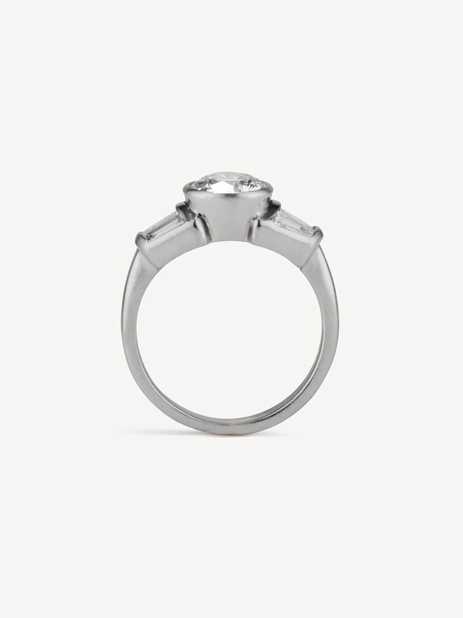 Midcentury 1.26 Carat Round Cut Diamond Ring - Image 5