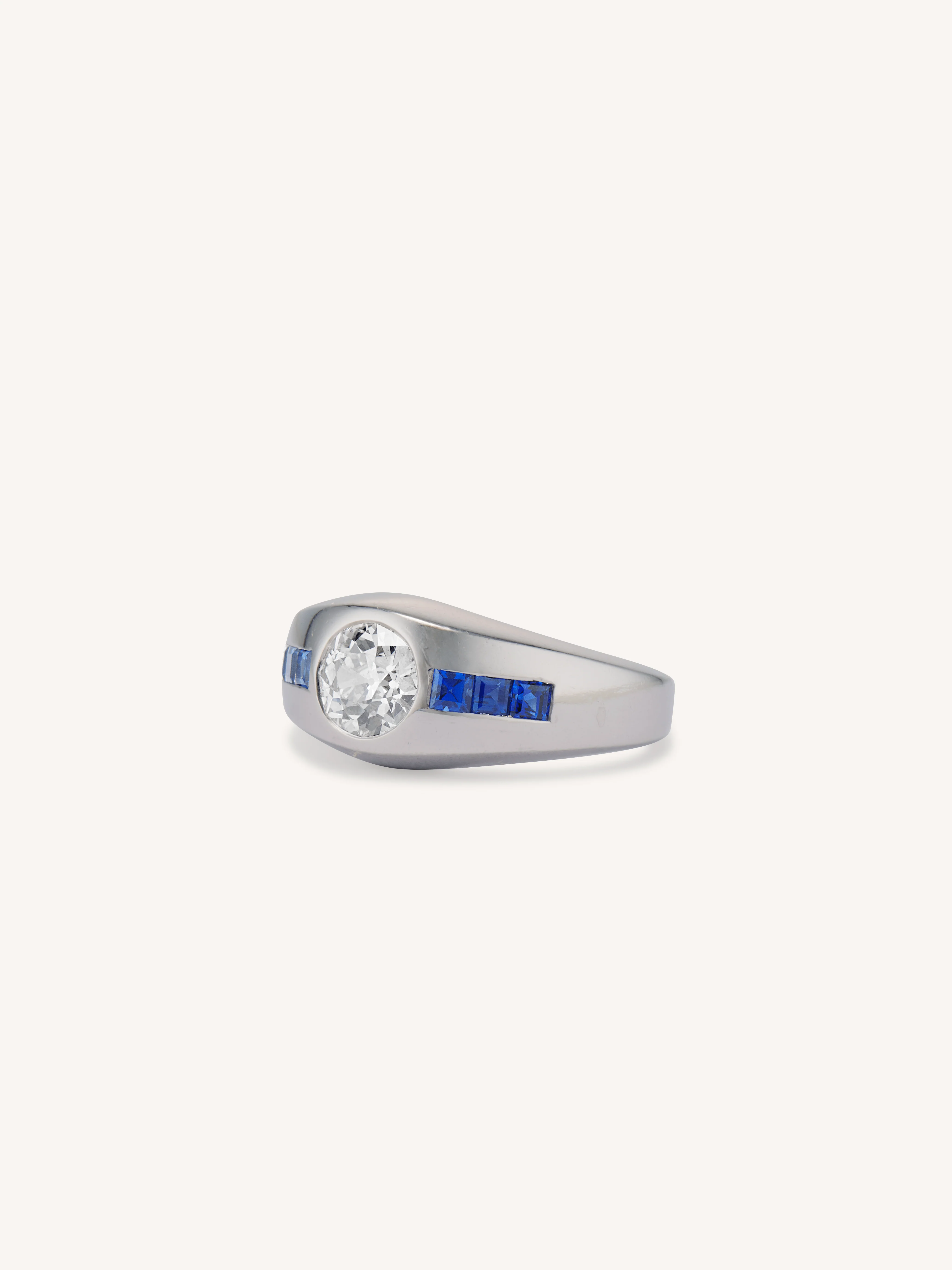 Vintage Art Moderne Platinum Diamond & Sapphire Bombé Ring - Image 4