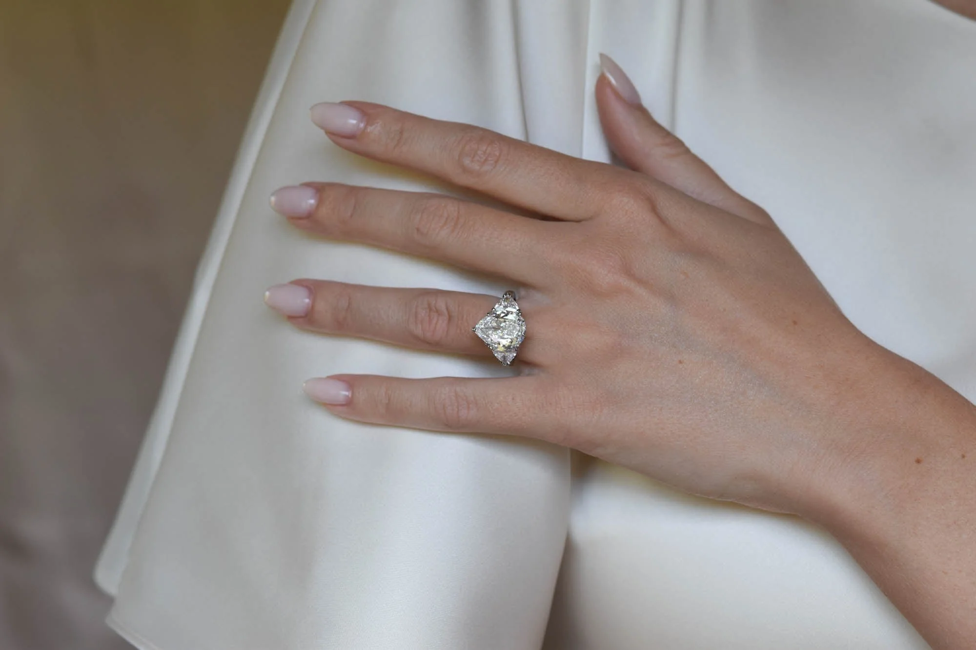 Cartier 4.07 Carat Pear Cut Vintage Engagement Ring - Image 7