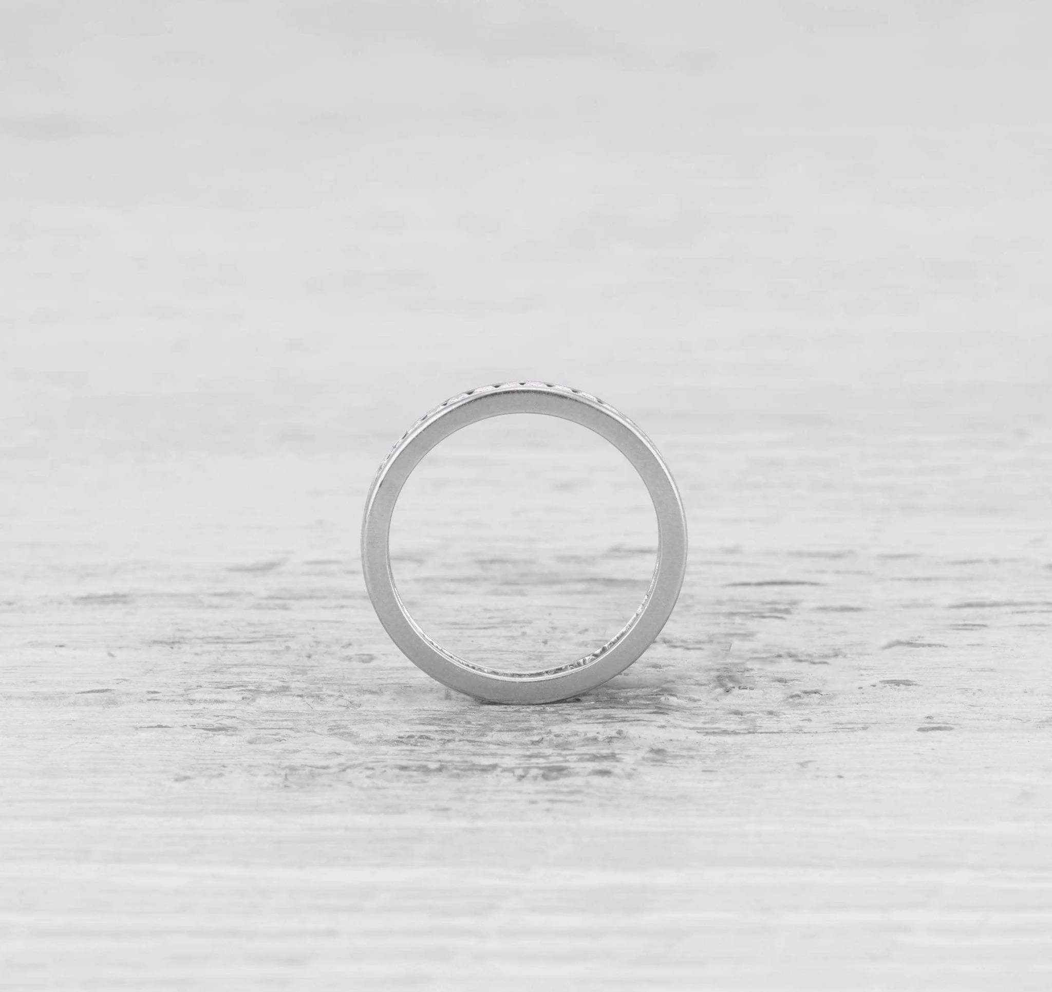 TIFFANY & CO VINTAGE DIAMOND ETERNITY BAND