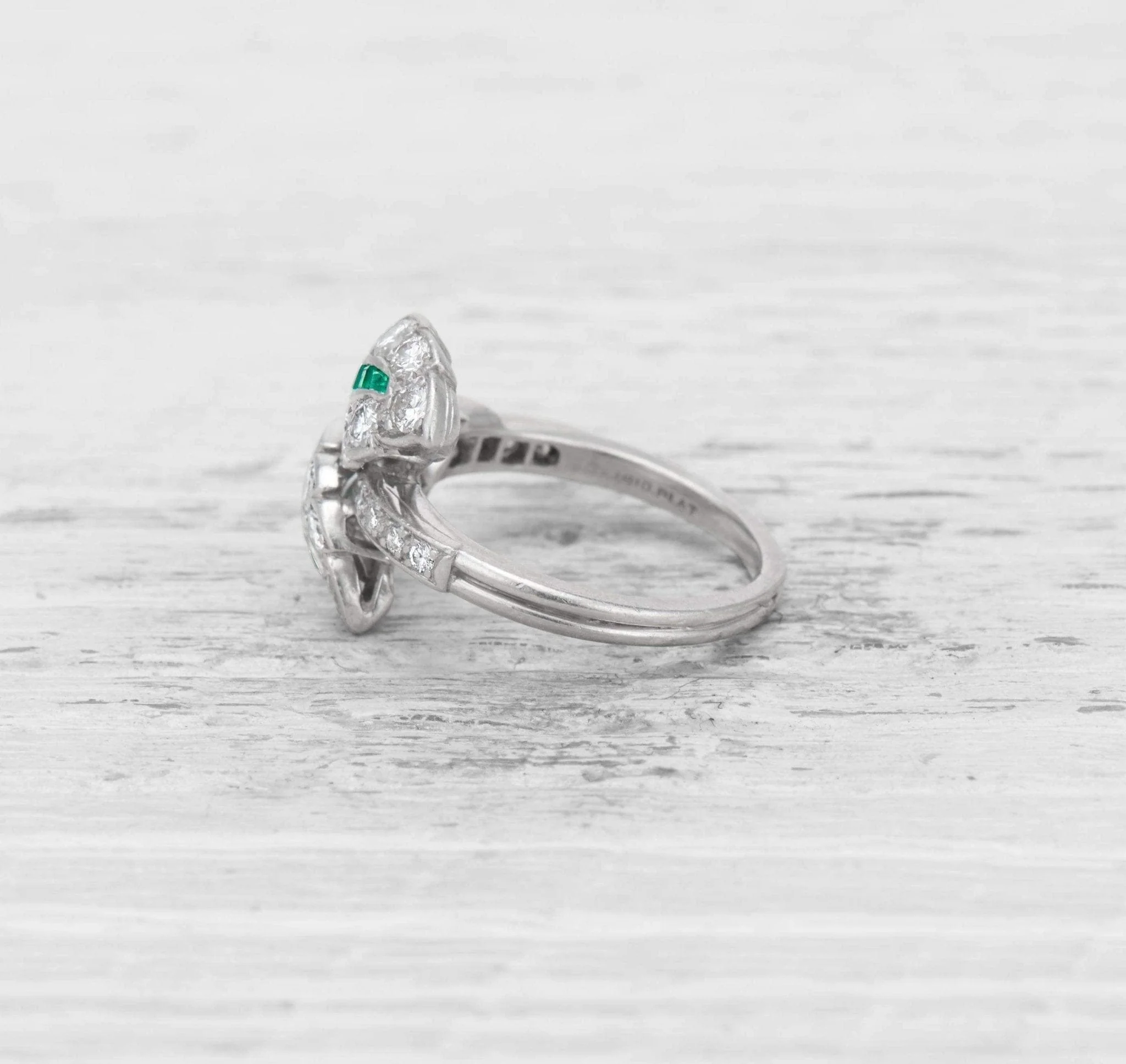 VINTAGE EMERALD AND DIAMOND LEAF RING - Image 3