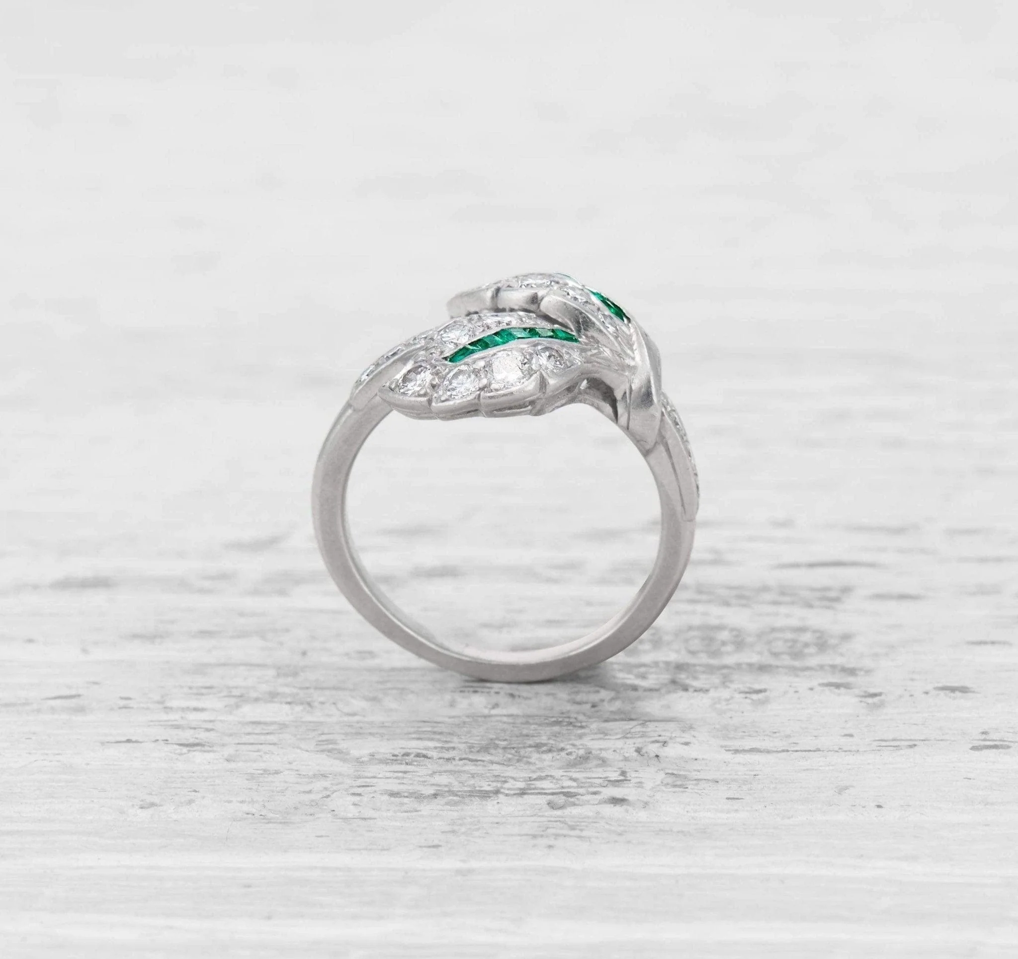 VINTAGE EMERALD AND DIAMOND LEAF RING - Image 4