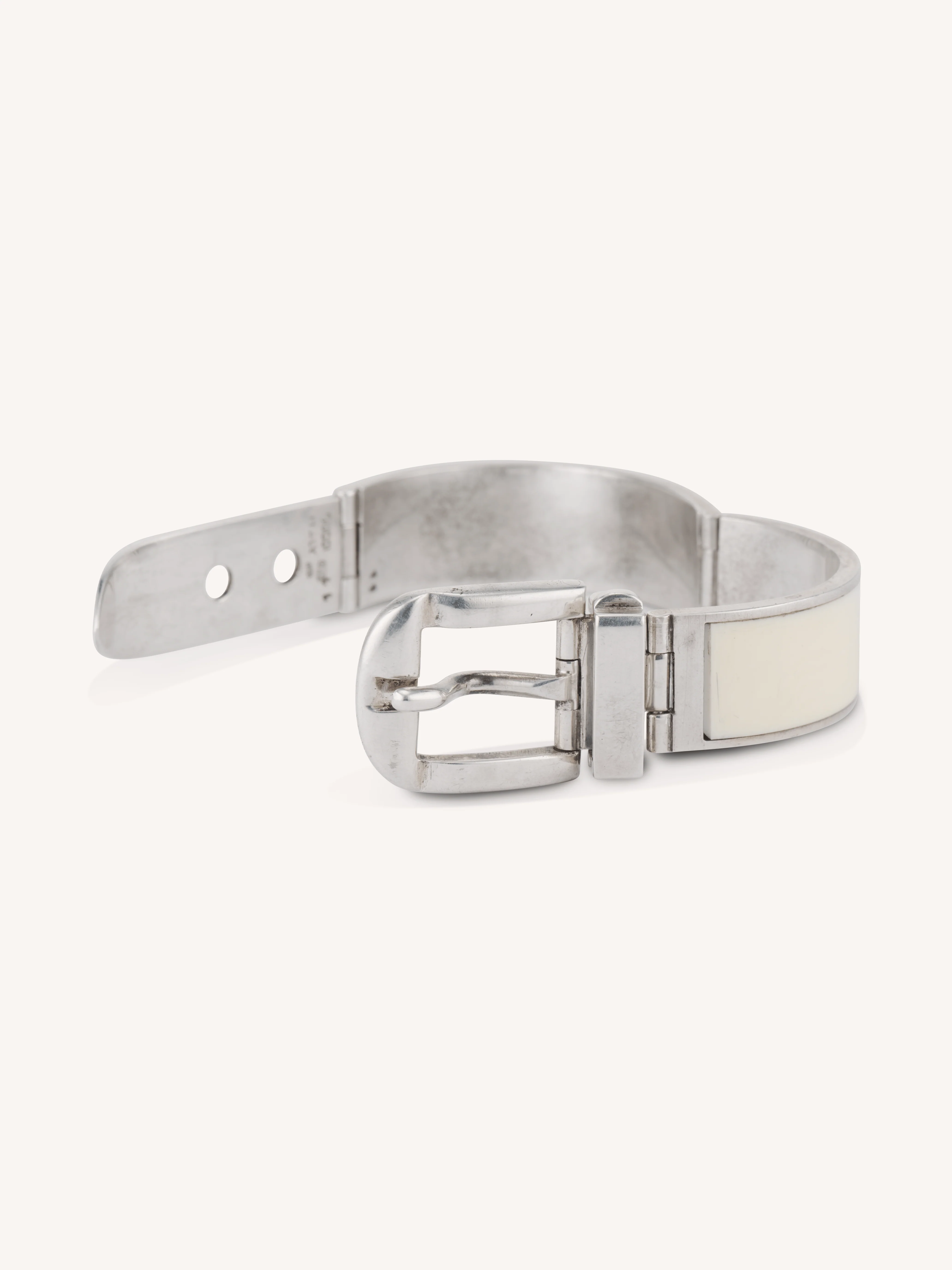 1970'S Vintage Gucci Silver & Bone Buckle Bracelet - Image 4