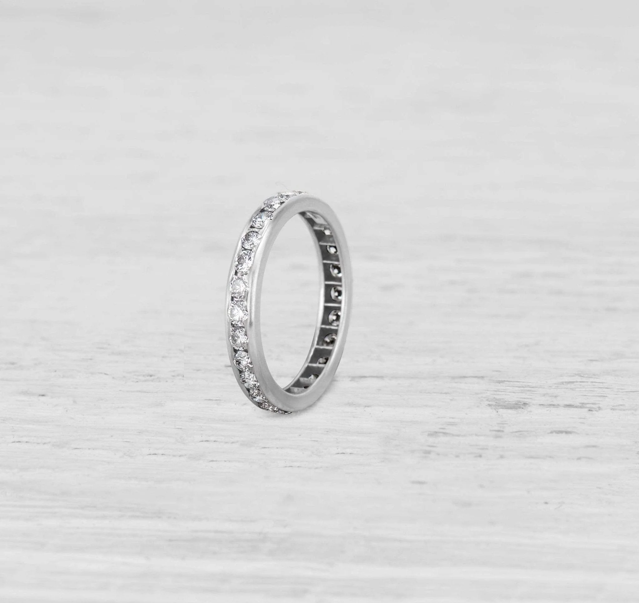 VINTAGE TIFFANY & CO DIAMOND ETERNITY BAND RING SIZE 5.5