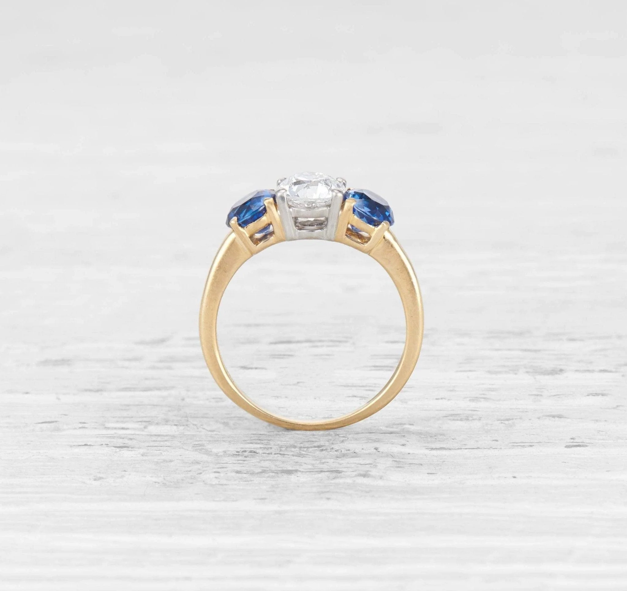 VINTAGE TIFFANY SAPPHIRE AND DIAMOND THREE STONE ENGAGEMENT RING - Image 3